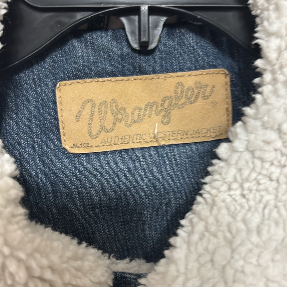 Men’s Wrangler Denim Jacket - Picture 2 of 4